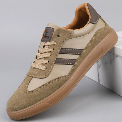 Sneaker in Suede con Collo a v