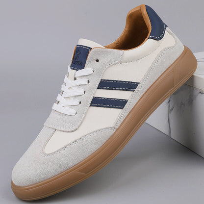 Sneaker in Suede con Collo a v